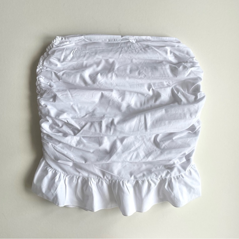PrettyLittleThing Ruched White Ruffle Skirt - Picture 3 of 5